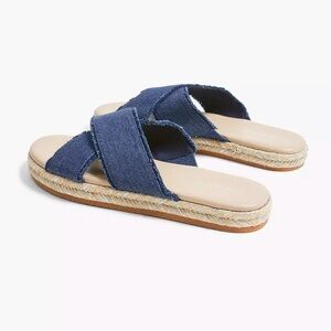 Lane Bryant Criss Cross Slip ons. Women’s size 9
Denim Blue /Tan